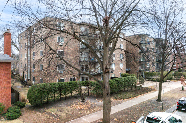 250 Ridge Ave in Evanston, IL - Foto de edificio - Building Photo