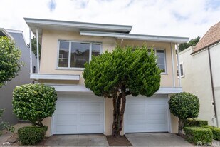 127 Starview Way in San Francisco, CA - Building Photo