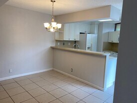 8069 Severn Dr in Boca Raton, FL - Building Photo