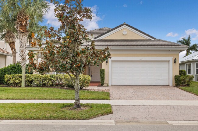 175 NW Willow Grove Ave in Port St. Lucie, FL - Building Photo - Building Photo