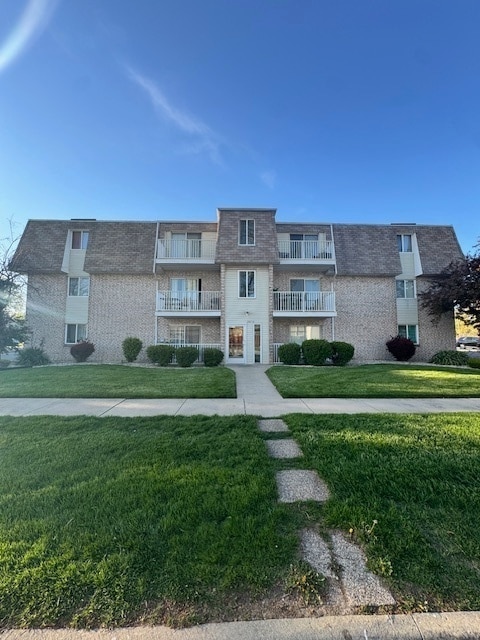 property at 2614 E Goodrich Ave