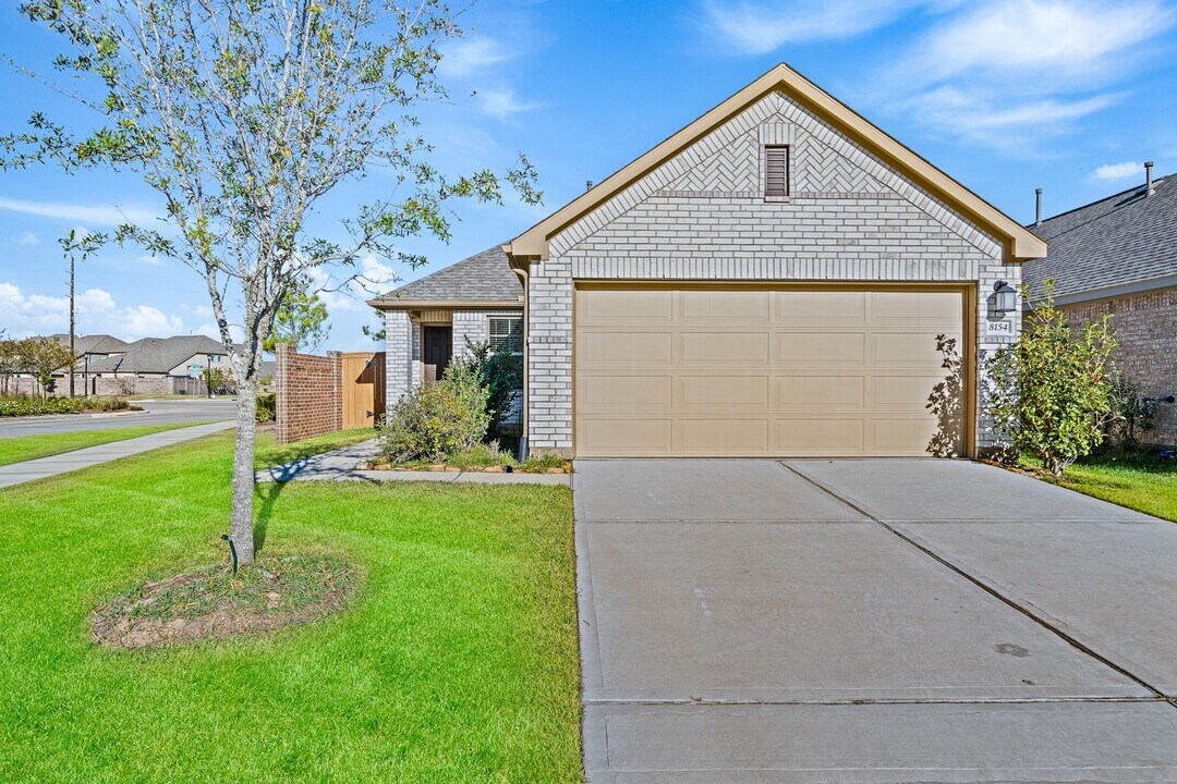 8154 Royal Breeze Dr in Cypress, TX - Building Photo