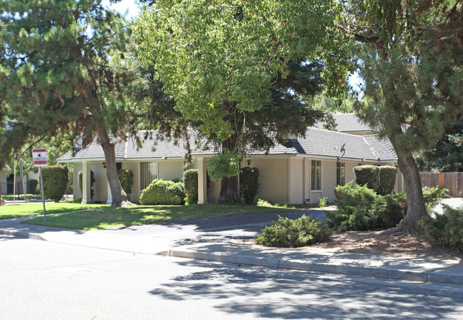 Belmont Park Apartments in Atwater, CA - Building Photo - Building Photo