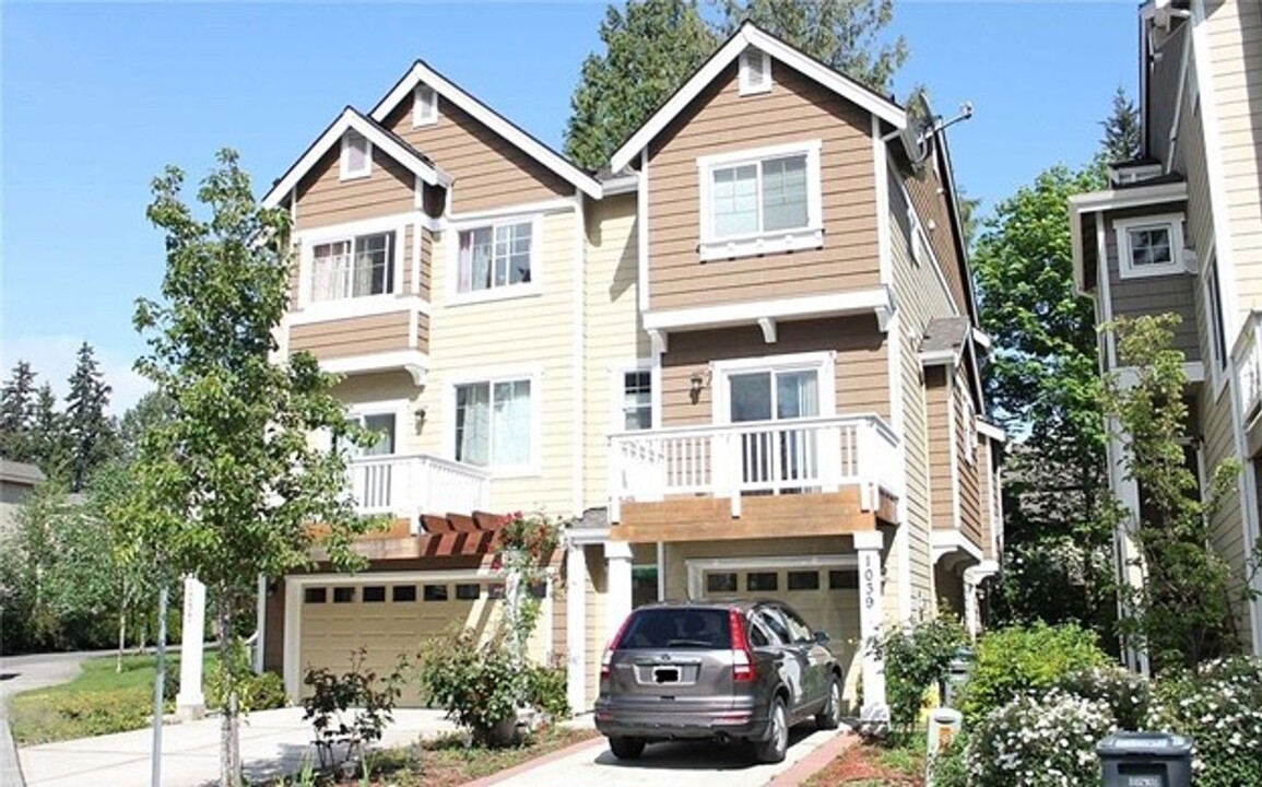 1039 156th Ave NE in Bellevue, WA - Building Photo