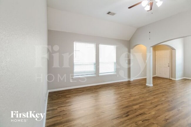 4810 Bay Vista Dr in Baytown, TX - Building Photo - Building Photo