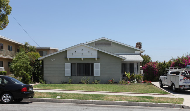 714 E Cedar Ave in Burbank, CA - Building Photo - Building Photo