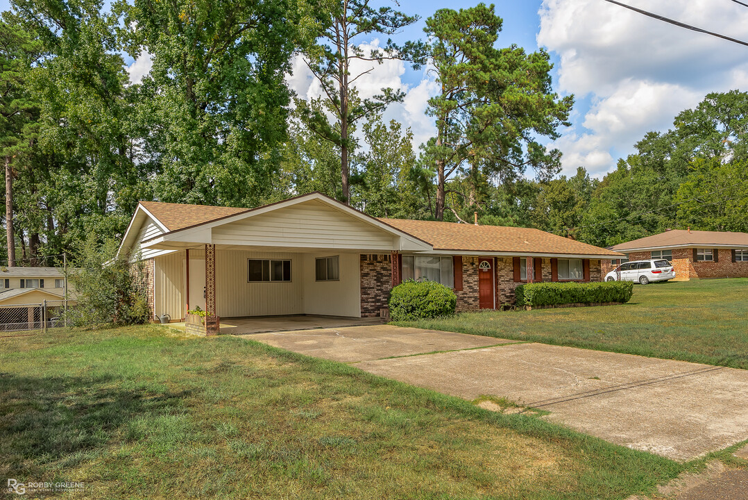 106 Alta Dr in Haughton, LA - Foto de edificio