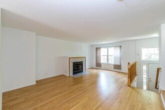 852 S Insignia Ct in Palatine, IL - Building Photo - Building Photo