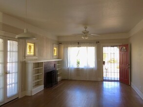 4890 33rd St in San Diego, CA - Foto de edificio - Building Photo
