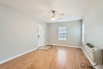 224 E Boyd St in Bonham, TX - Building Photo - Building Photo