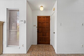 8519 Wild Basin Dr in Houston, TX - Building Photo - Building Photo