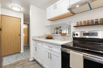 Hillcourt Apartments in Seattle, WA - Foto de edificio - Building Photo