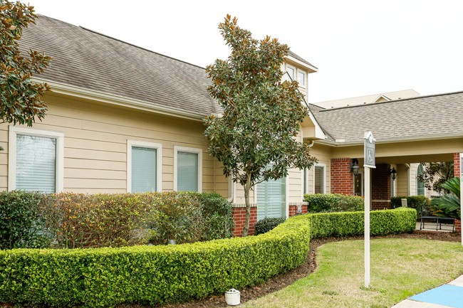 South Union Place Apartments in Houston, TX - Foto de edificio - Building Photo