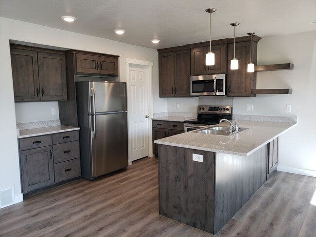 498 N 1300 W in Springville, UT - Foto de edificio - Building Photo