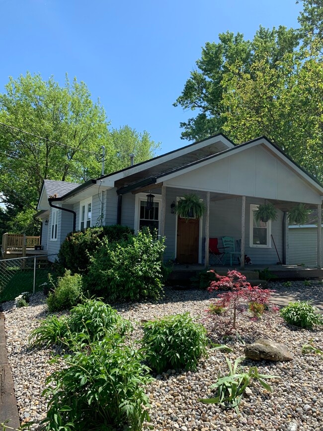 property at 607 W Duncan Dr
