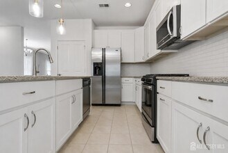 133 Savoth Ln in Woodbridge Township, NJ - Building Photo - Building Photo