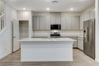 3642 Stoppani Ave, Unit AUCMUJ in Henderson, NV - Building Photo - Building Photo