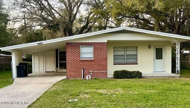 2902 Campbell St in Palatka, FL - Foto de edificio