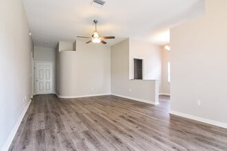 2028 Cattleman Dr in Brandon, FL - Building Photo - Building Photo