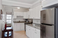 1450 Beacon St, Unit 703 in Brookline, MA - Building Photo - Building Photo