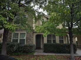 3381 Mas Amilos Way in Sacramento, CA - Building Photo