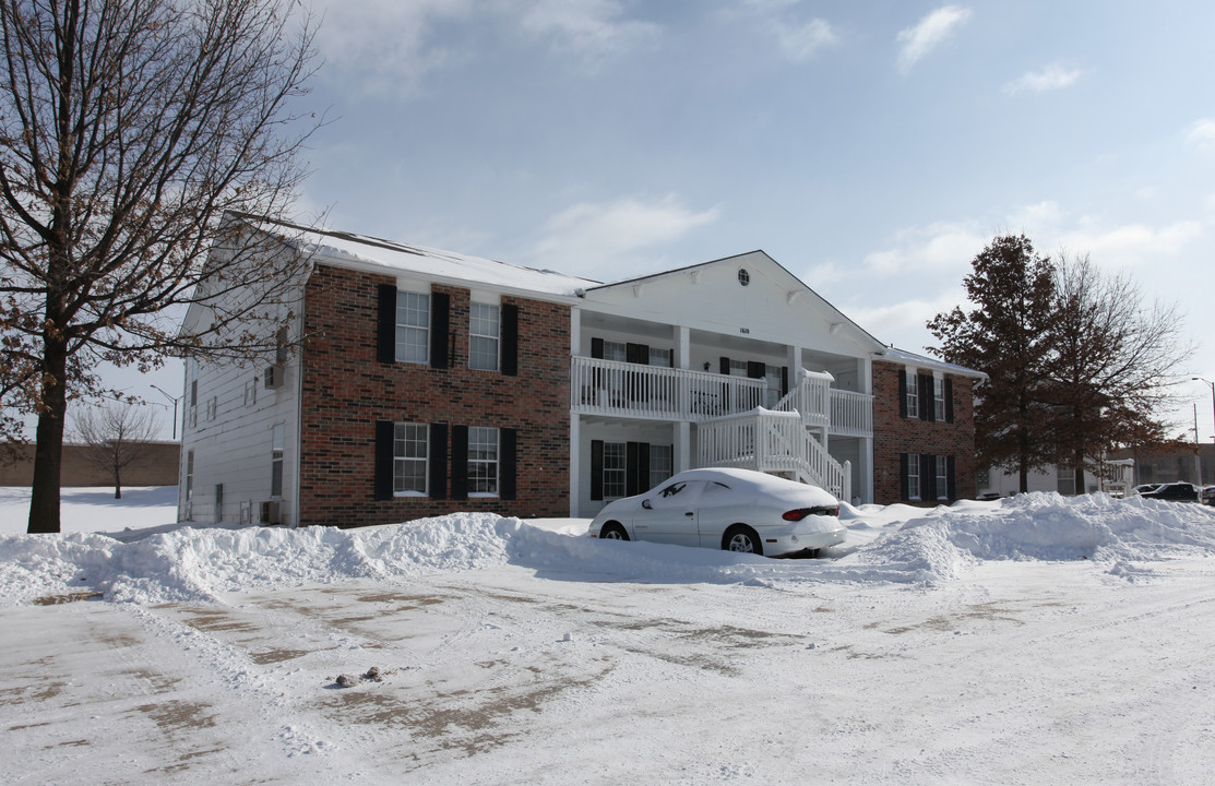 Greenvalley Apartments in Olathe, KS - Building Photo