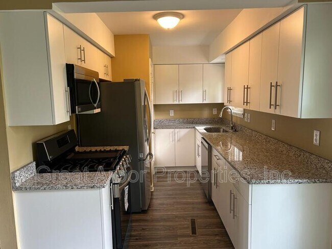 1088 Studebaker Ave in Ypsilanti, MI - Building Photo - Building Photo