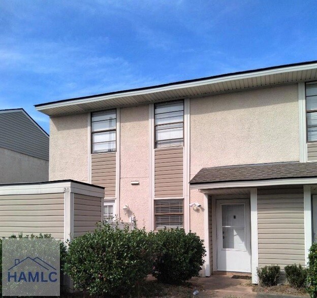 727 S Main St in Hinesville, GA - Building Photo