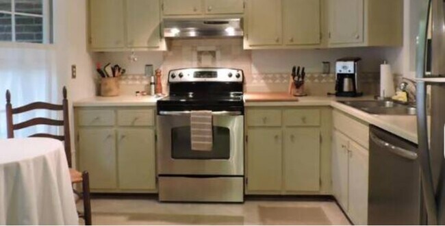 956 Huntwood Ln in Charlottesville, VA - Building Photo - Building Photo