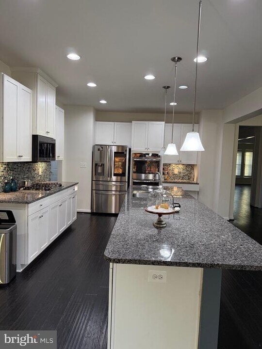 4401 Weejun Loop in Woodbridge, VA - Building Photo