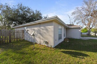 7728 Pikes Peak Dr in Jacksonville, FL - Building Photo - Building Photo