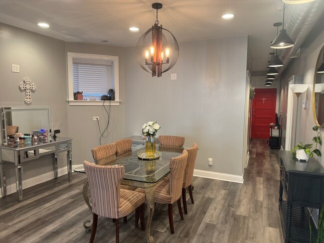 5932 S Maplewood Ave, Unit 1st floor
