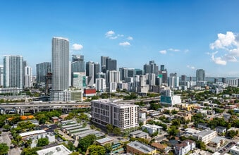 Gallery Marti Park in Miami, FL - Foto de edificio - Building Photo