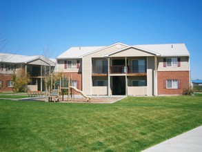 Cottonwood Apartment Homes in Gering, NE - Building Photo - Building Photo