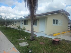 512 SW 2nd Ave in Hallandale Beach, FL - Building Photo