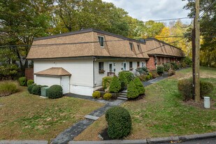 Woodridge Condominiums in Niantic, CT - Building Photo