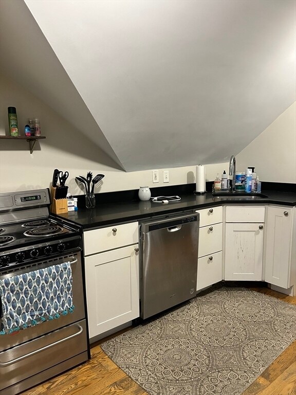 364 W 4th St, Unit 4 in Boston, MA - Building Photo - Building Photo