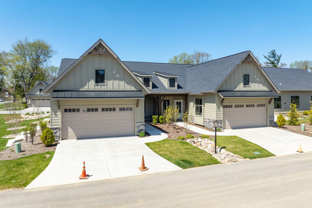 703 E Glendale Blvd in Valparaiso, IN - Building Photo