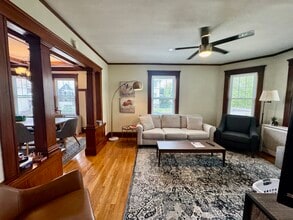 108 Redlands Rd, Unit 1 in Boston, MA - Building Photo - Building Photo