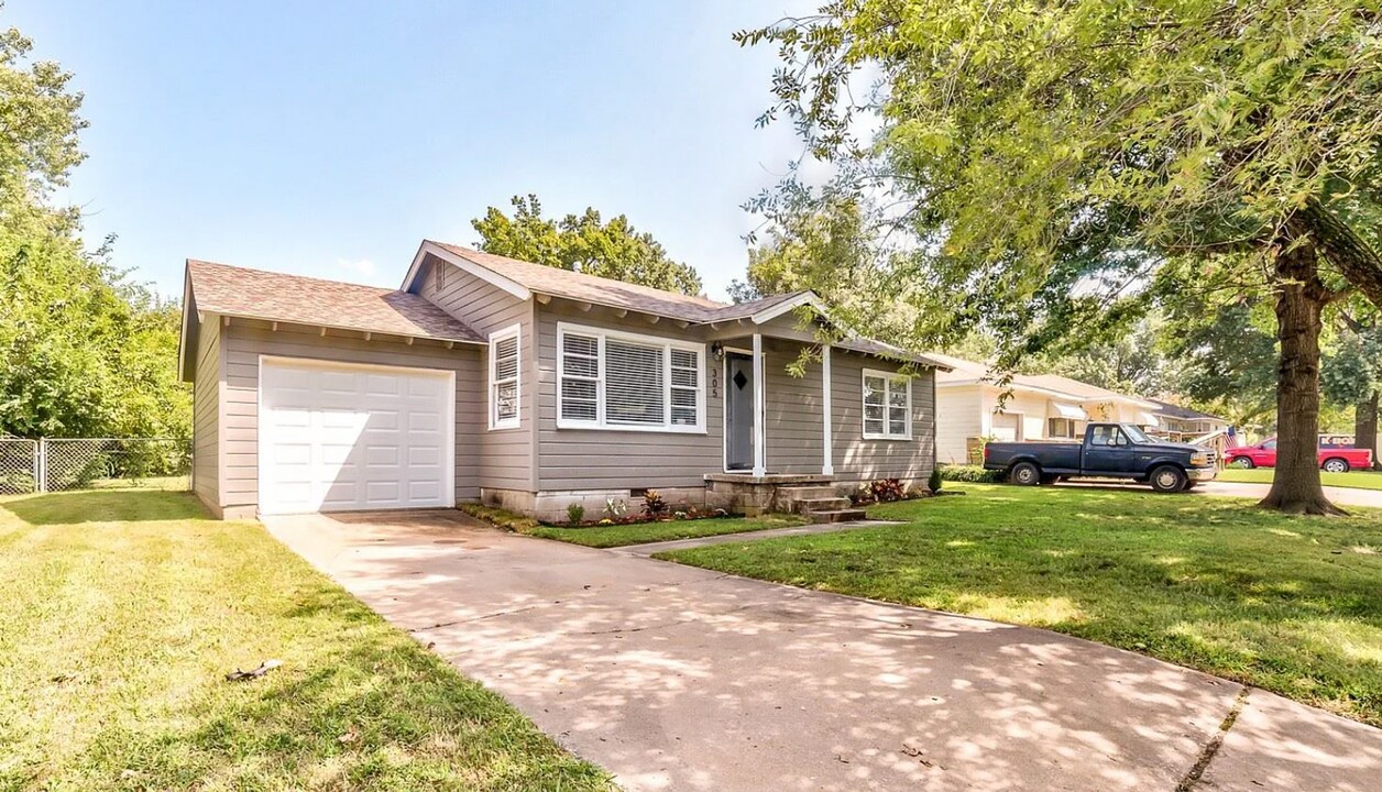 305 S 5th Pl in Broken Arrow, OK - Building Photo