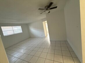 Palm Manors in Wilton Manors, FL - Foto de edificio - Building Photo