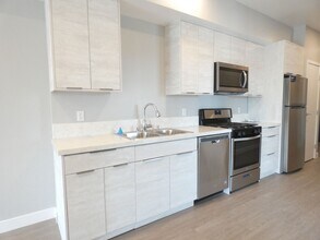 11671 Erwin St in Los Angeles, CA - Building Photo - Building Photo
