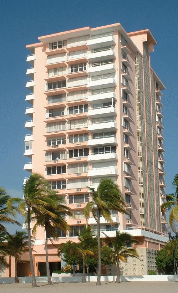 The Illini Condominium in Fort Lauderdale, FL - Building Photo - Building Photo