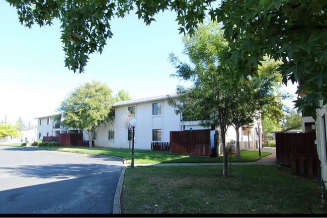 3435 Santa Rosa Way