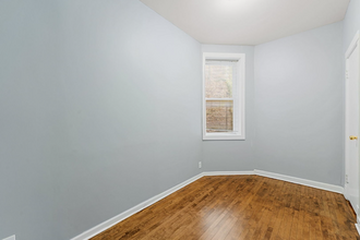 4910 W Van Buren St in Chicago, IL - Building Photo - Building Photo