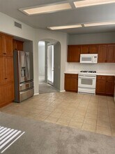 714 W Riviera Ln in Clovis, CA - Building Photo - Building Photo