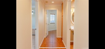 14502 Osborne St in Panorama City, CA - Building Photo