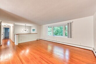 16 Westgate Ln in Mansfield, CT - Building Photo - Building Photo