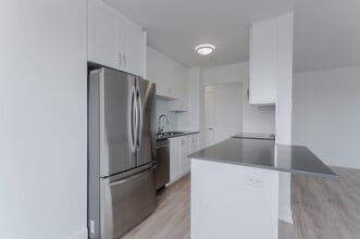 2 Regal Road in Toronto, ON - Building Photo - Interior Photo