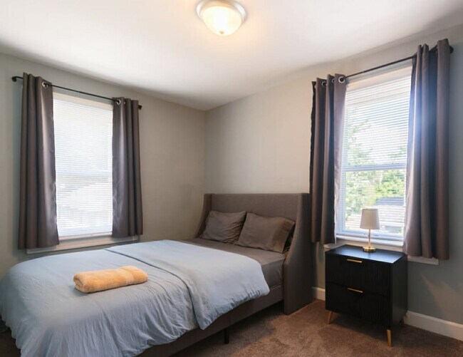 911 E 49th St in Indianapolis, IN - Building Photo - Building Photo